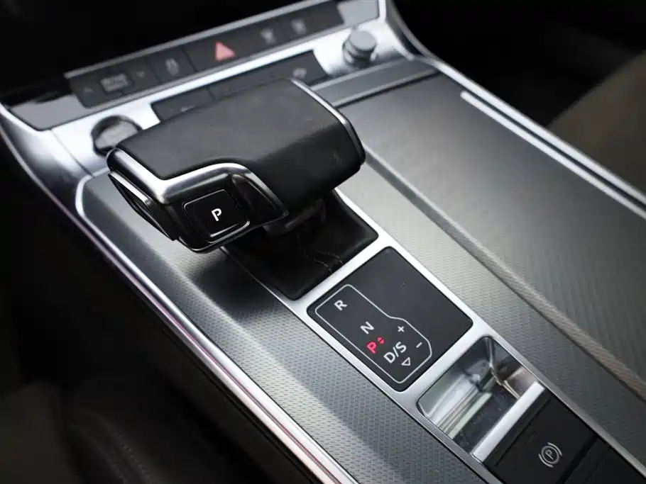 Audi A7L 2024 45TFSI S-line Dream Edition Crystal Package фото 23
