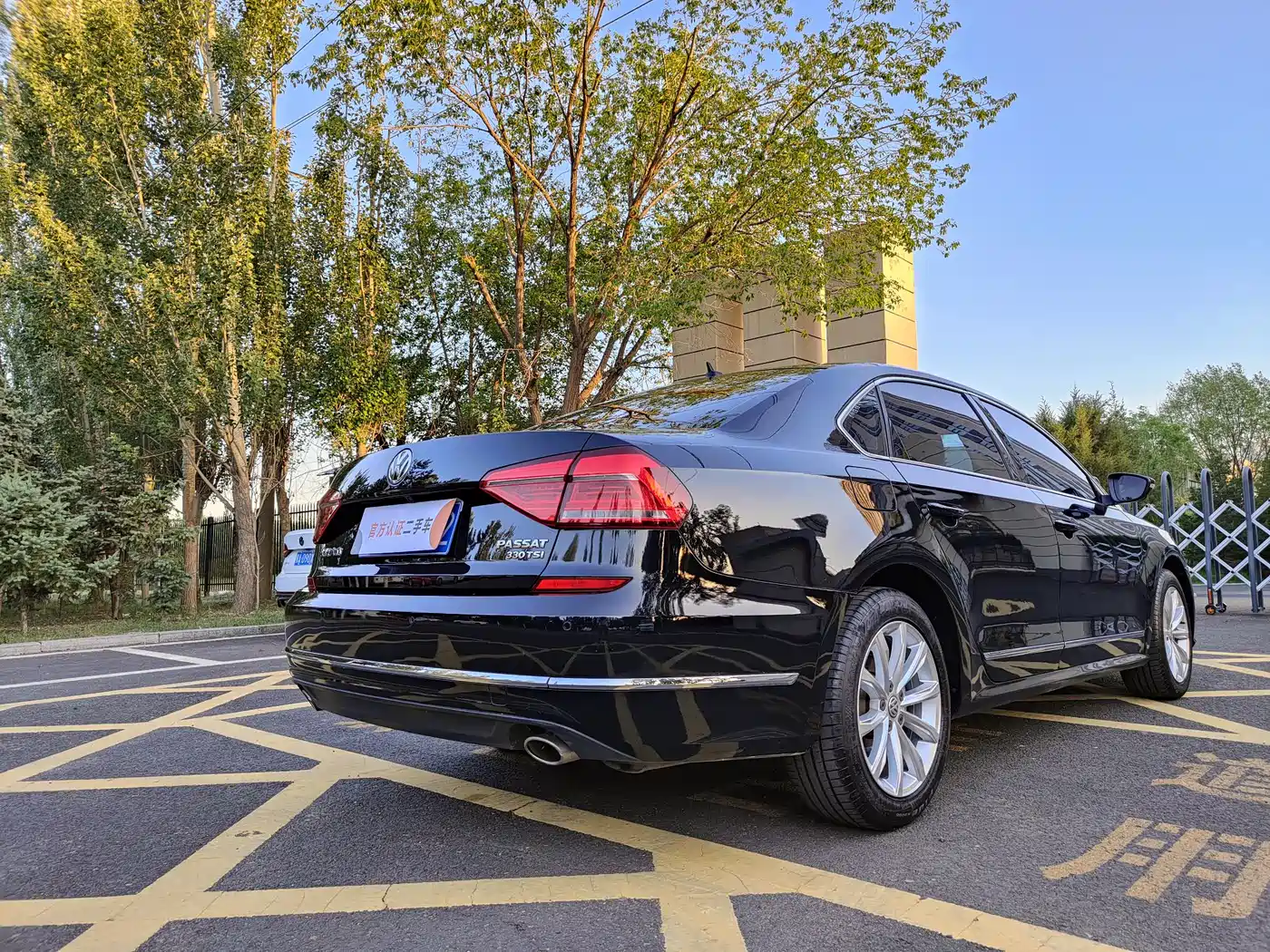 Volkswagen Passat 2017 330TSI DSG Prestige фото 9