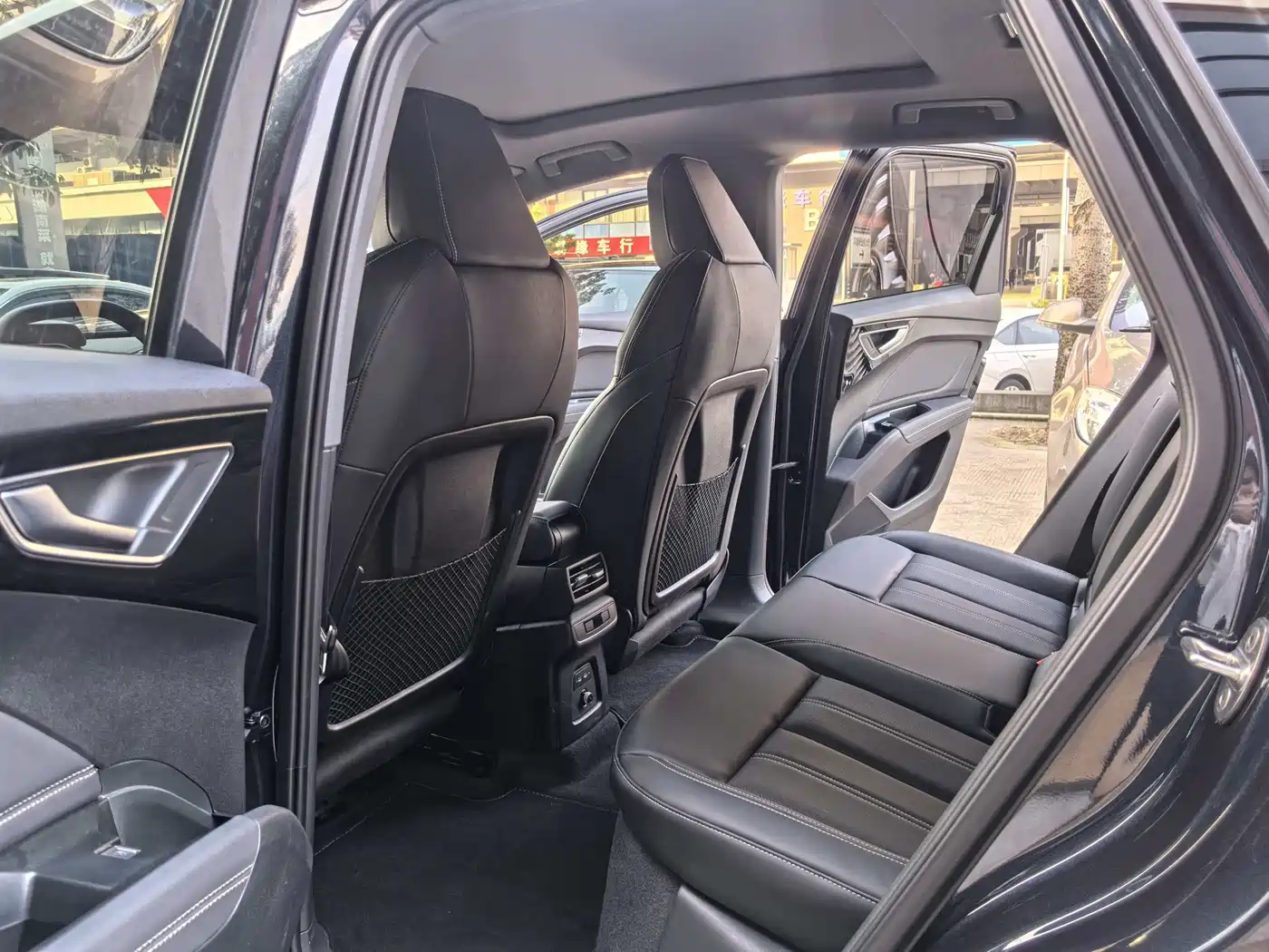 Audi Q4 e-tron 2024 40 e-tron Creation Edition фото 9