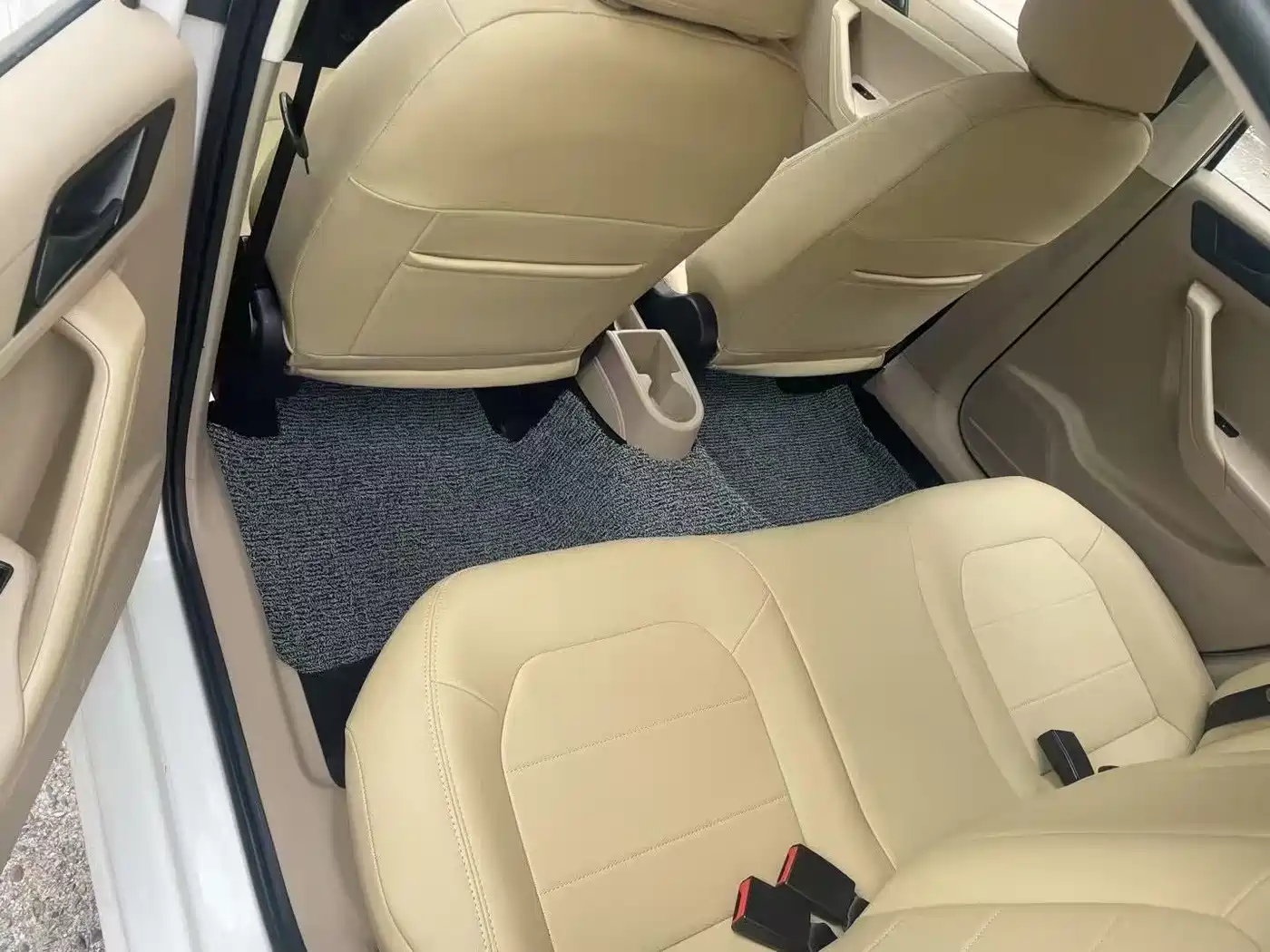 Volkswagen Jetta 2015 Value Edition 1.6L Manual Fashion фото 8