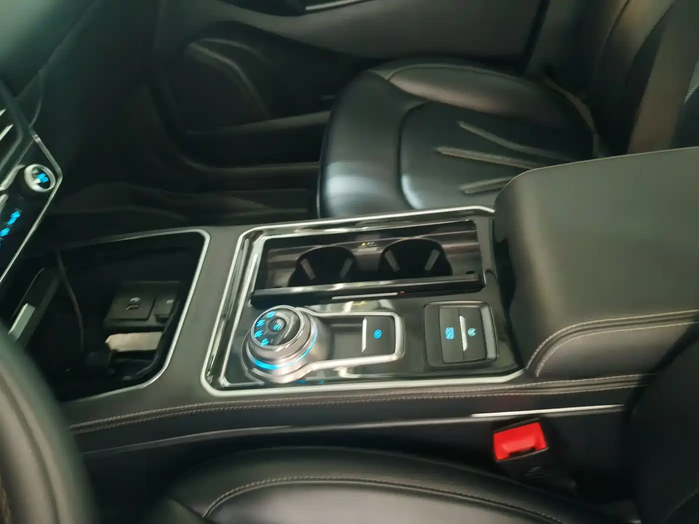 Ford Edge 2022 2021 PLUS EcoBoost 245 FWD Platinum Sharp 5-seater
