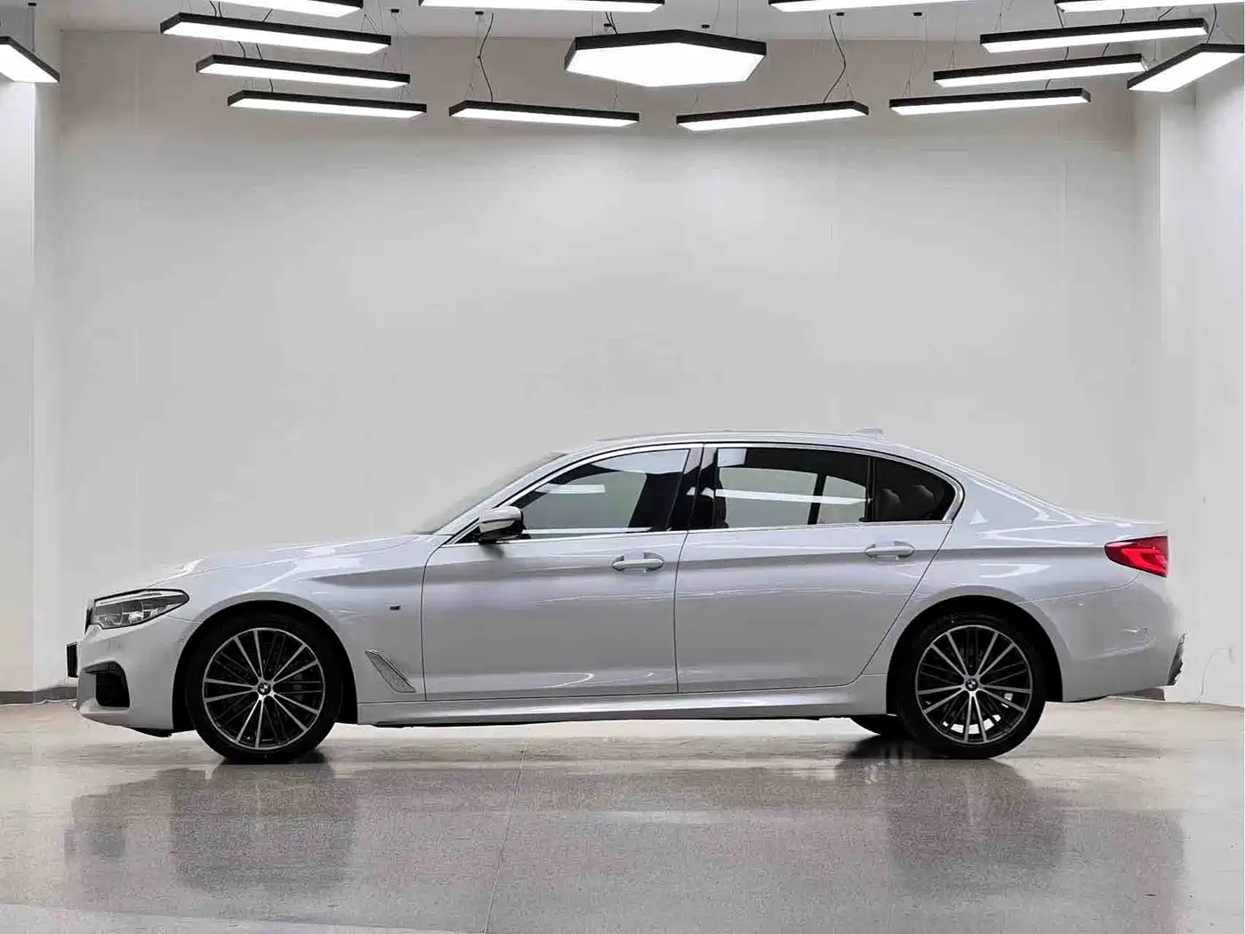 BMW 5 Series 2020 530Li Leading M Sport Package фото 4