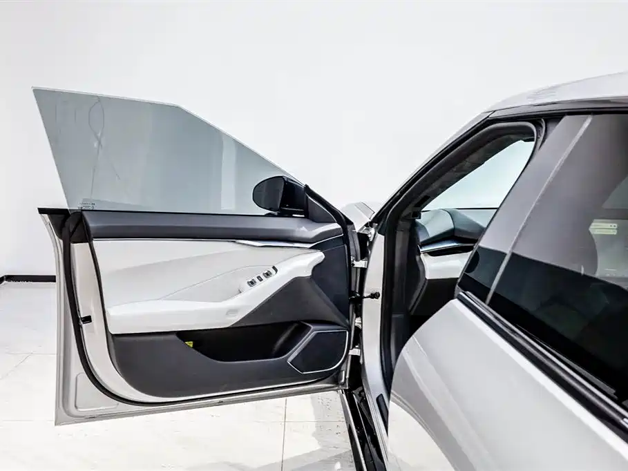 XIAOPENG P7