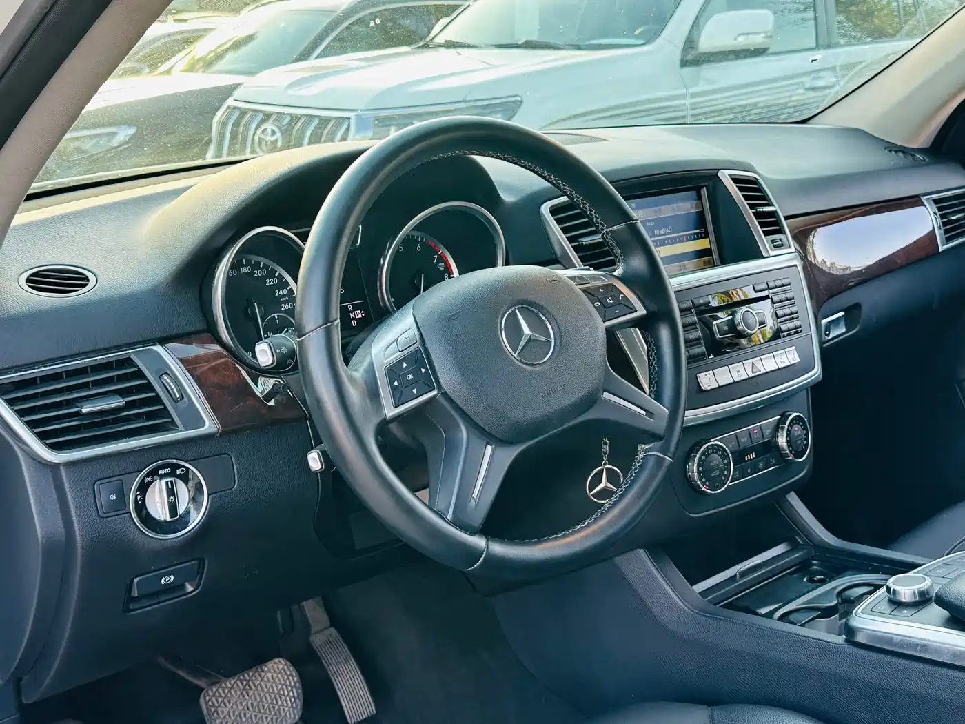 Mercedes-Benz M-Class 2012 Model ML 350 Dynamic фото 8