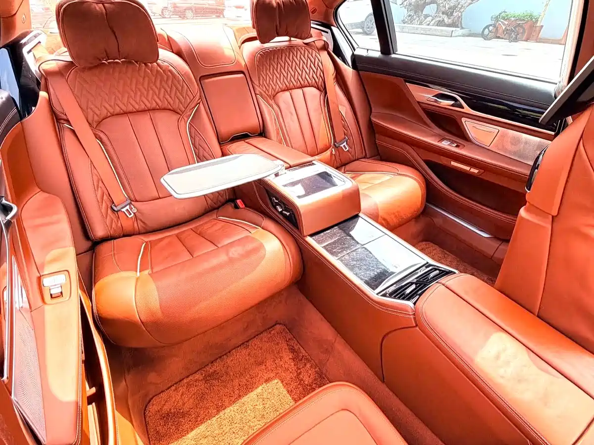 BMW 7 Series 2017 740Li xDrive Luxury Edition фото 5
