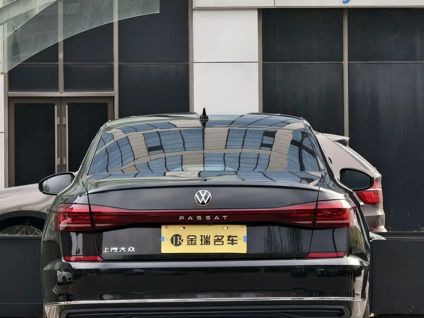 Volkswagen Passat 2025 Outstanding 330TSI Elite Edition фото 10