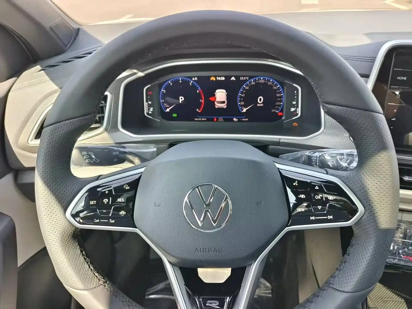 VOLKSWAGEN T-ROC EXPLORING SONGS