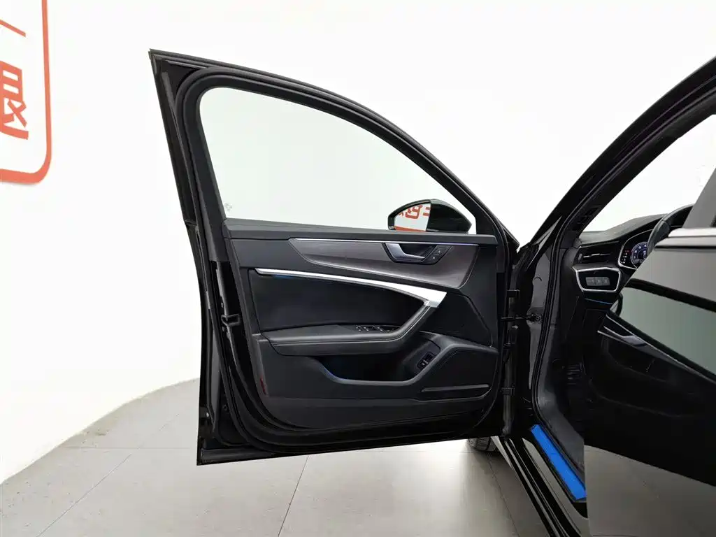 Audi A6L 2020 55 TFSI quattro Exclusive Dynamic фото 8