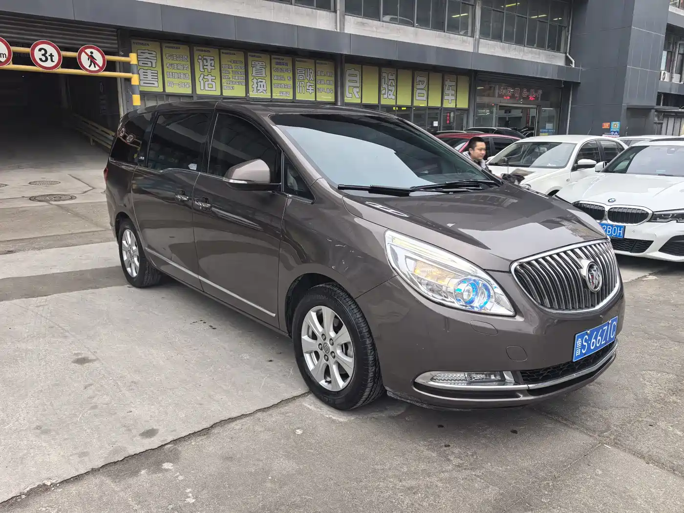 Buick GL8 2014 3.0L XT Luxury Business Flagship фото 3