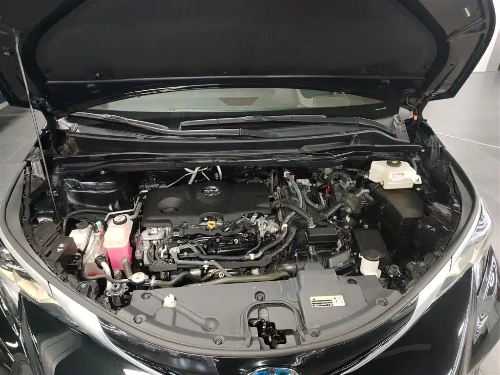 Toyota Granvia 2022 Model Year 2.5L Hybrid Flagship Edition фото 10