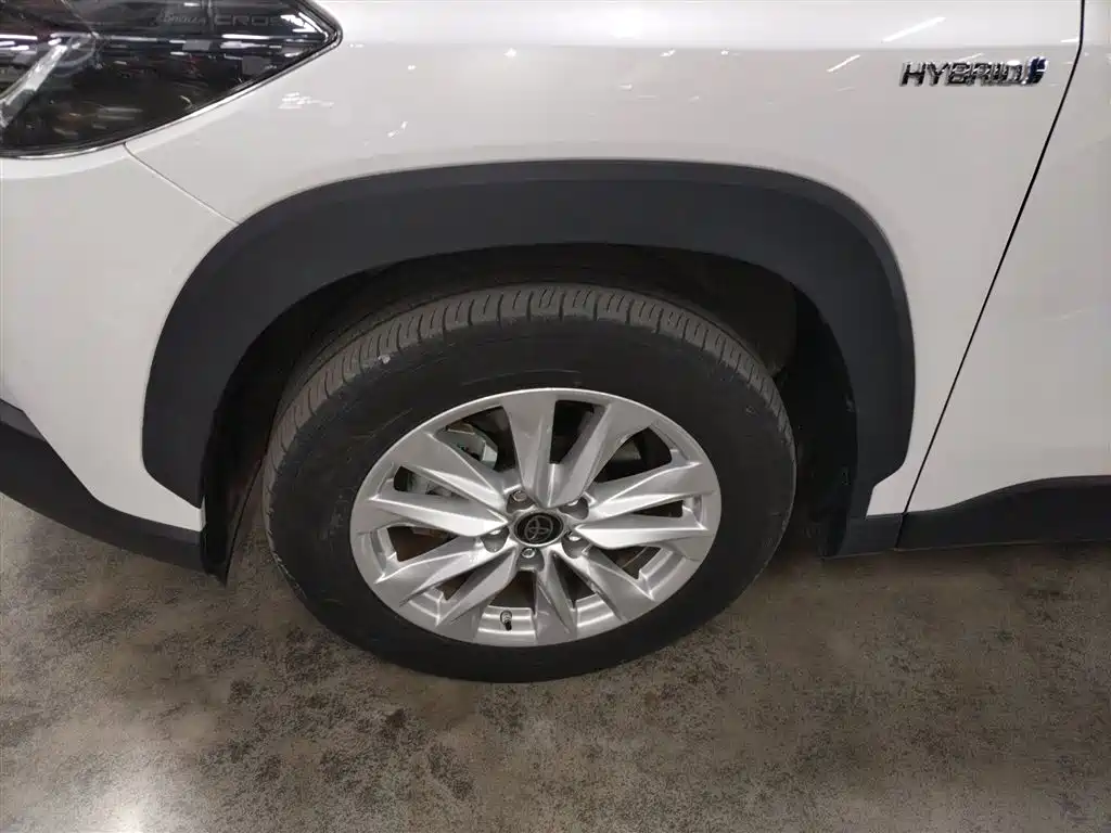 Toyota Corolla Cross 2023 Hybrid 2.0L Pioneer Edition фото 23