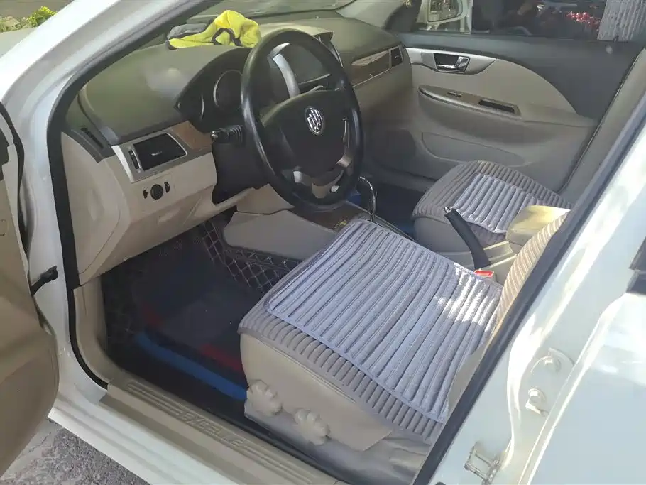 Buick Excelle 2015 1.5L Automatic Classic фото 9