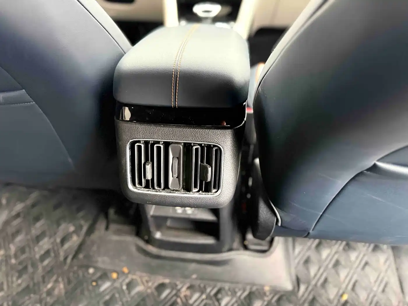 BYD Song PLUS PHEV 2021 DM-i 110KM Flagship фото 11