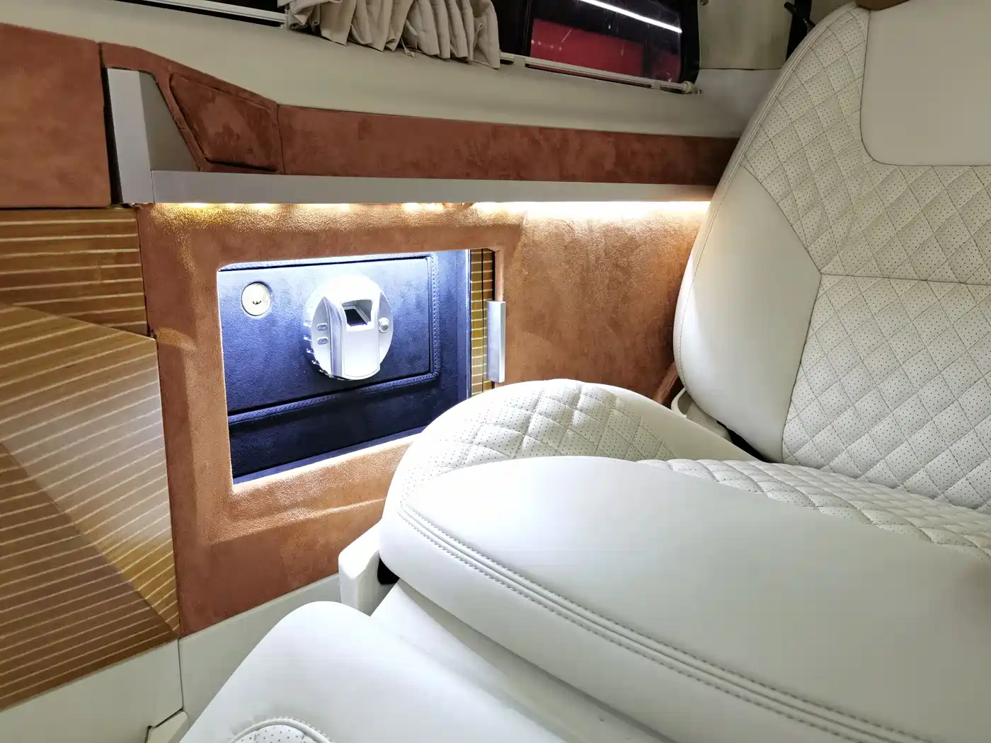Mercedes-Benz Vito 2013 Model 3.0L Elite Edition фото 9