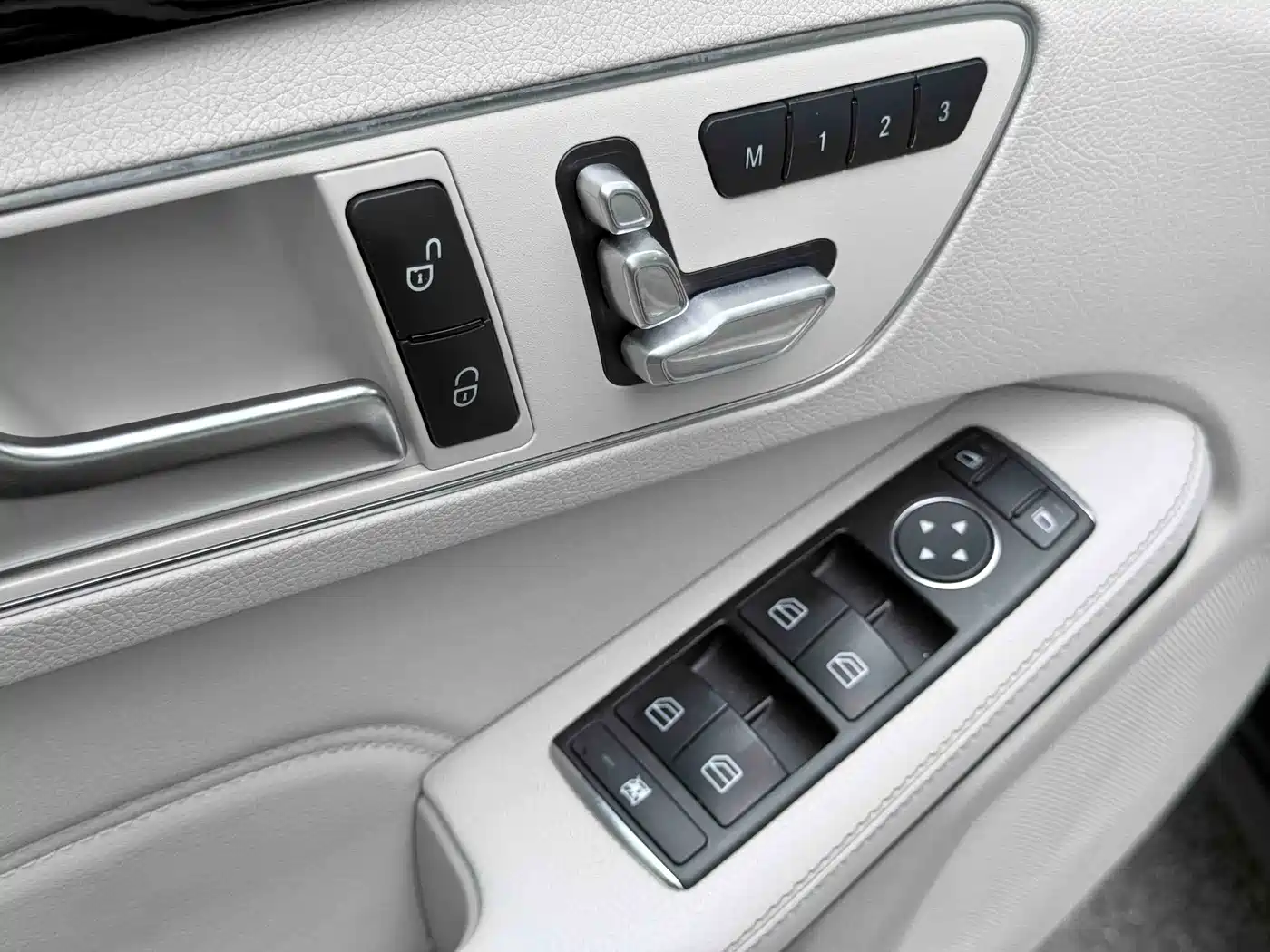 Mercedes-Benz E-Class 2014 E 260 L Sport фото 20