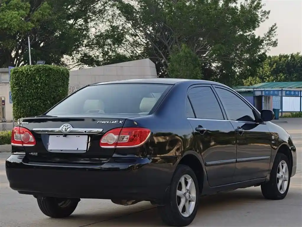 Toyota Corolla 2011 1.6L Automatic Luxury Edition фото 5