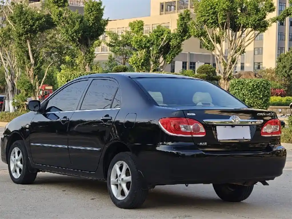 Toyota Corolla 2011 1.6L Automatic Luxury Edition фото 4