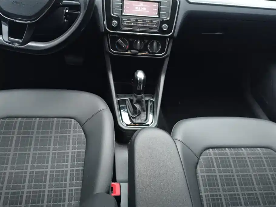 Volkswagen Jetta 2019 Dream Edition 1.5L Auto Comfort фото 16