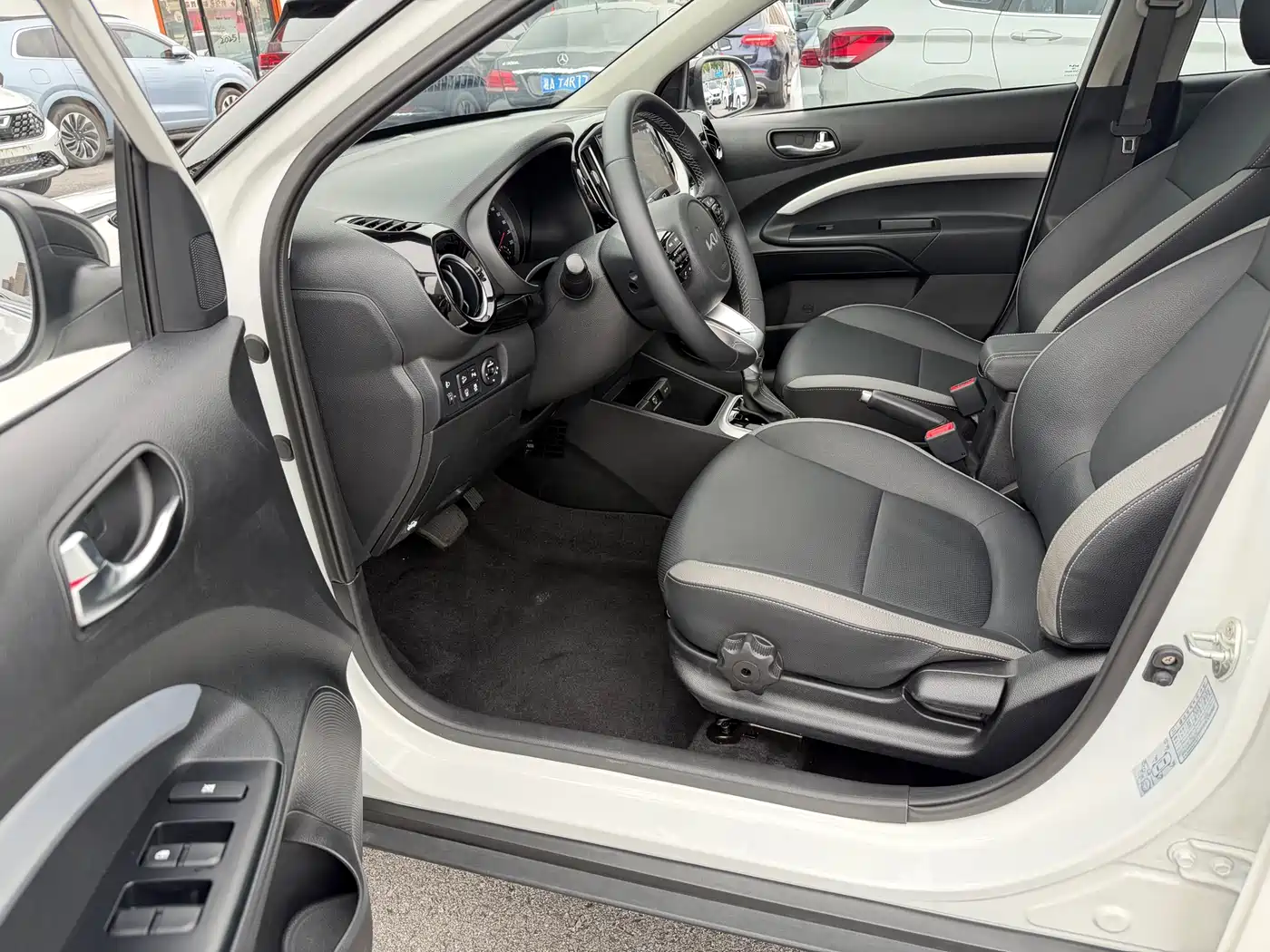 Kia KX1 2021 1.4L CVT Sunroof Version фото 12