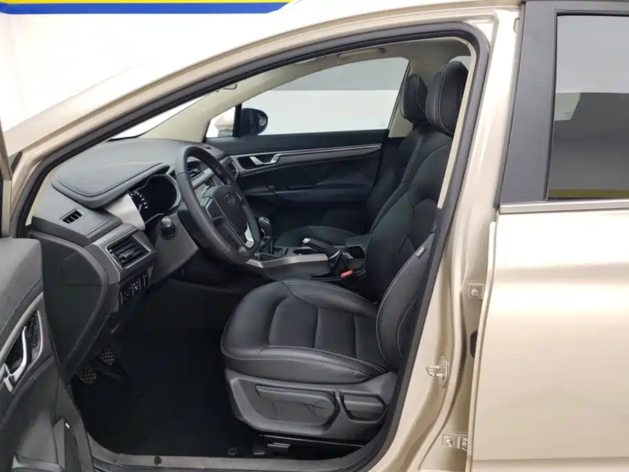 Photo 9 - Geely Emgrand GS
