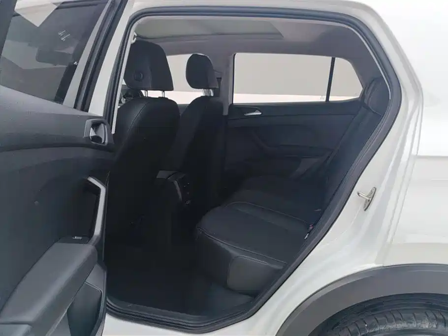Volkswagen Tanying 2021 1.5L Automatic Smart Connect Edition фото 11