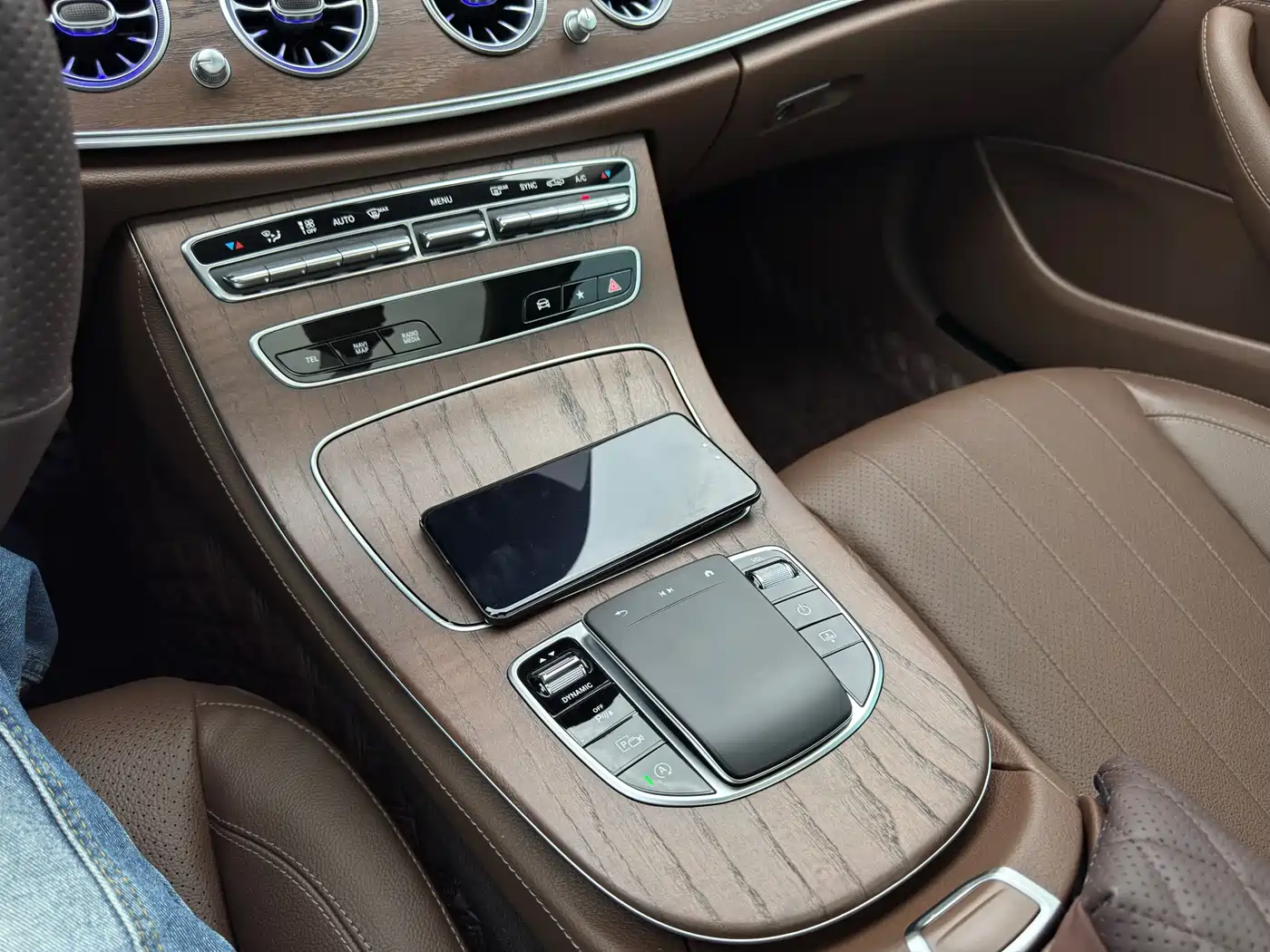 Mercedes-Benz E-Class 2022 Second Facelift E 300 L Luxury фото 7