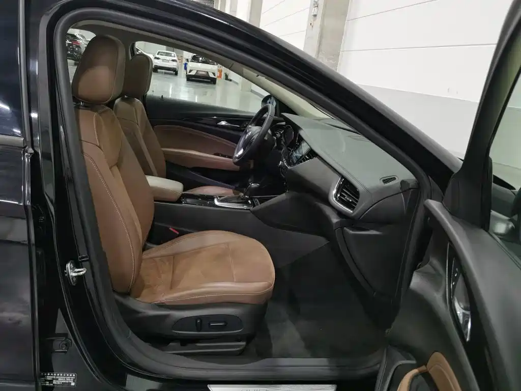 Фото 23 - Buick Regal