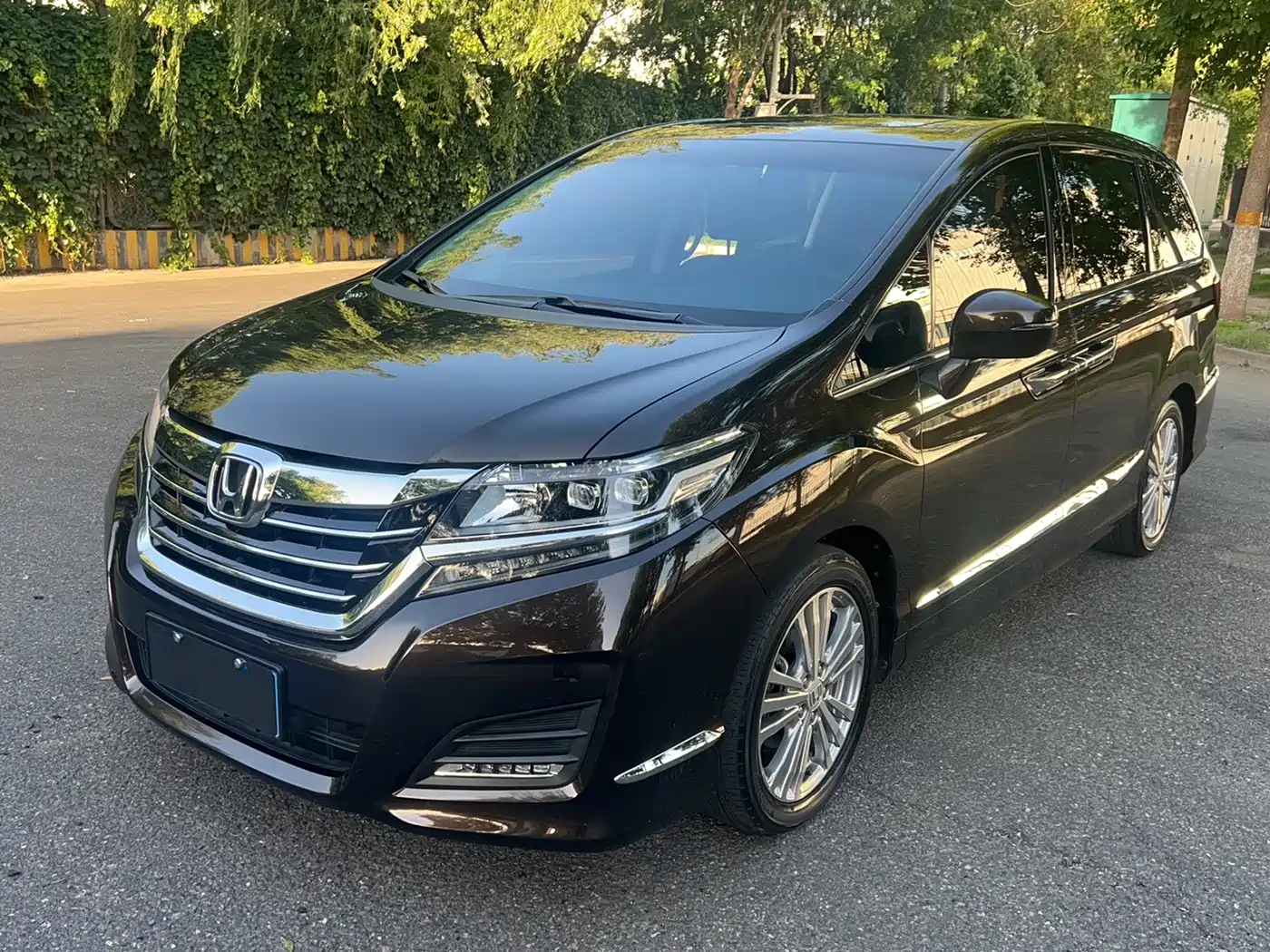 Honda Elysion 2016 2.4L Comfort Edition