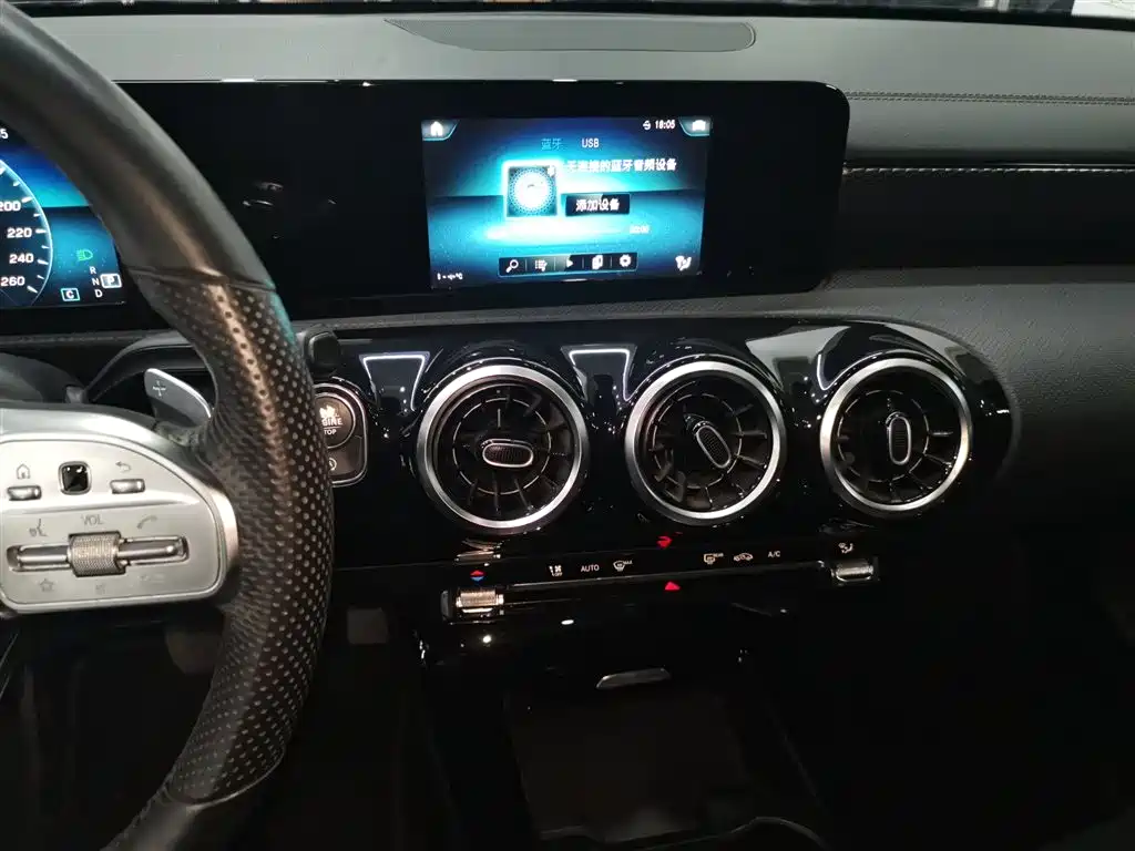 Mercedes-Benz A-Class 2019 A 180 L Sport Sedan фото 5