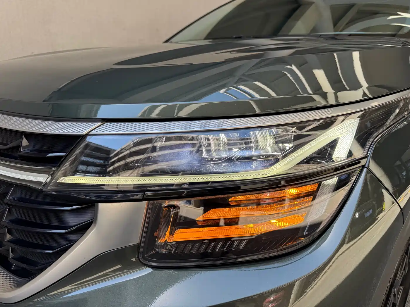 Kia Seltos 2023 1.5L CVT Premium Edition фото 23