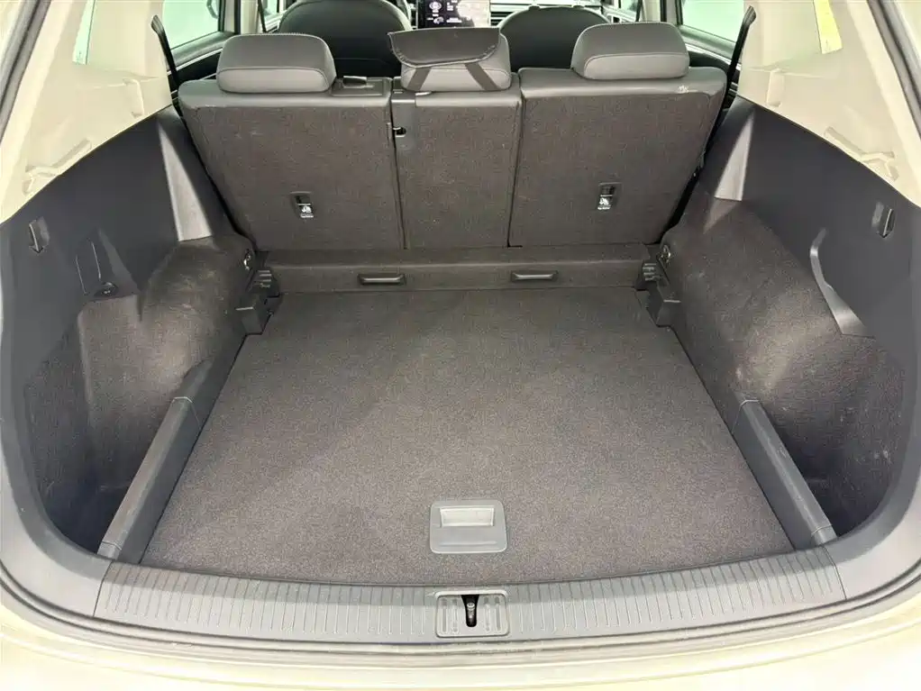 Volkswagen Tiguan L 2023 280TSI 2WD Trend Limited Edition фото 17