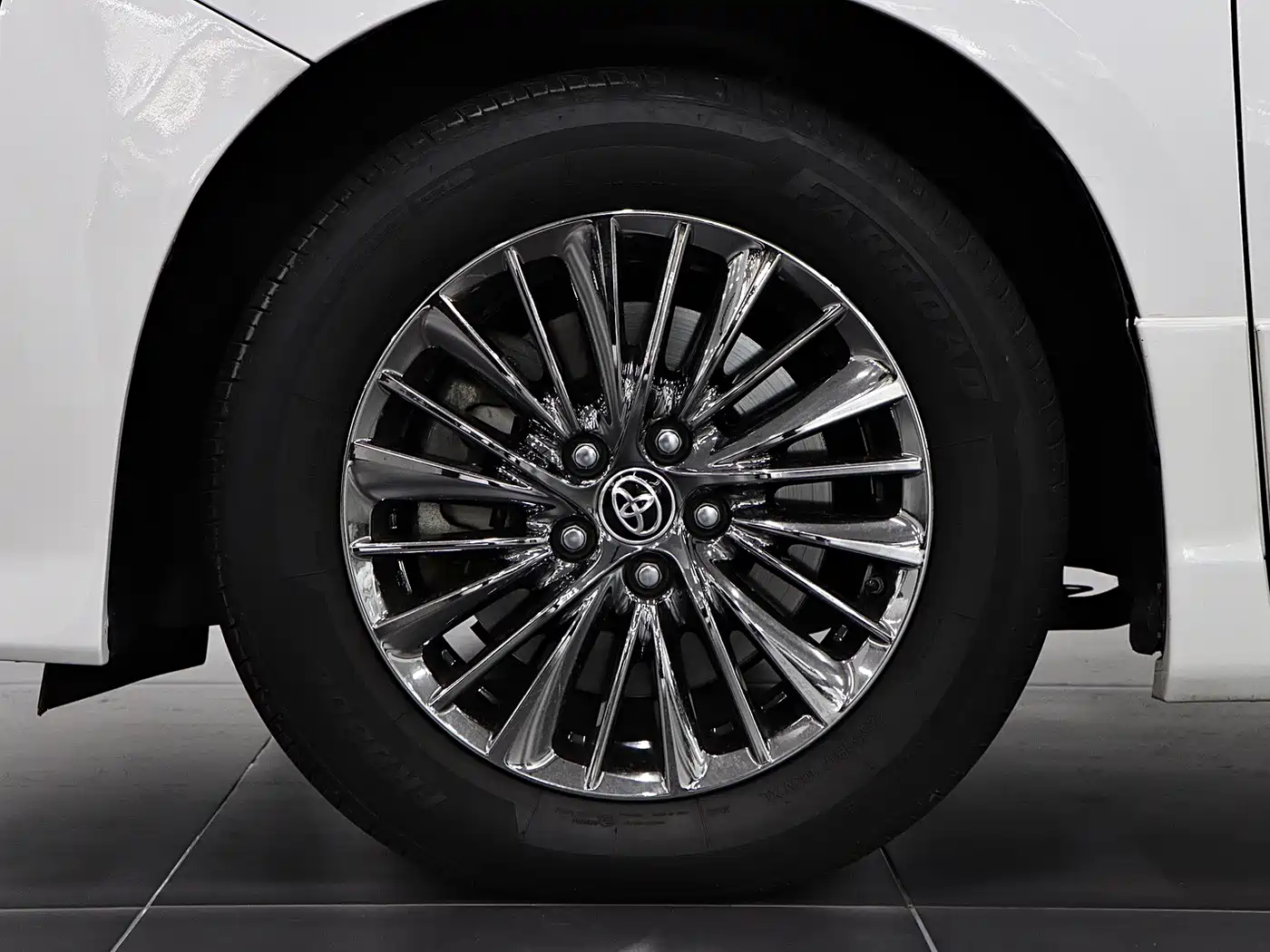 Toyota Vellfire 2020 Twin Engine 2.5L HV Premium Edition фото 8