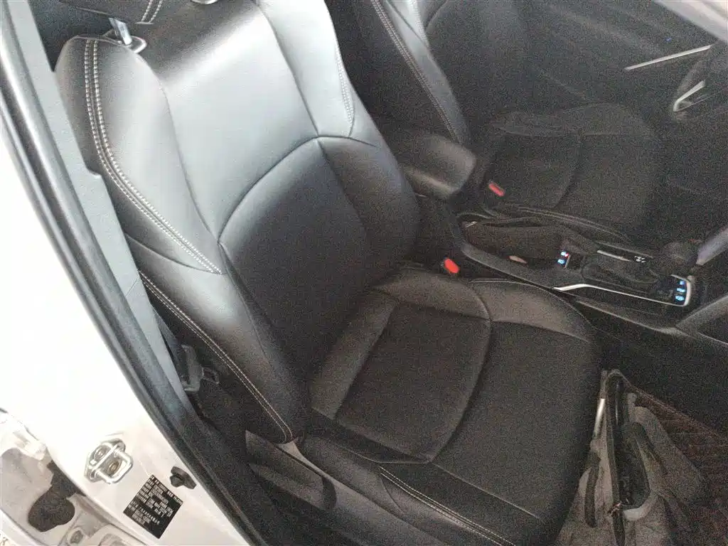 Toyota Frontlander 2022 2.0L CVT Leading Edition фото 20