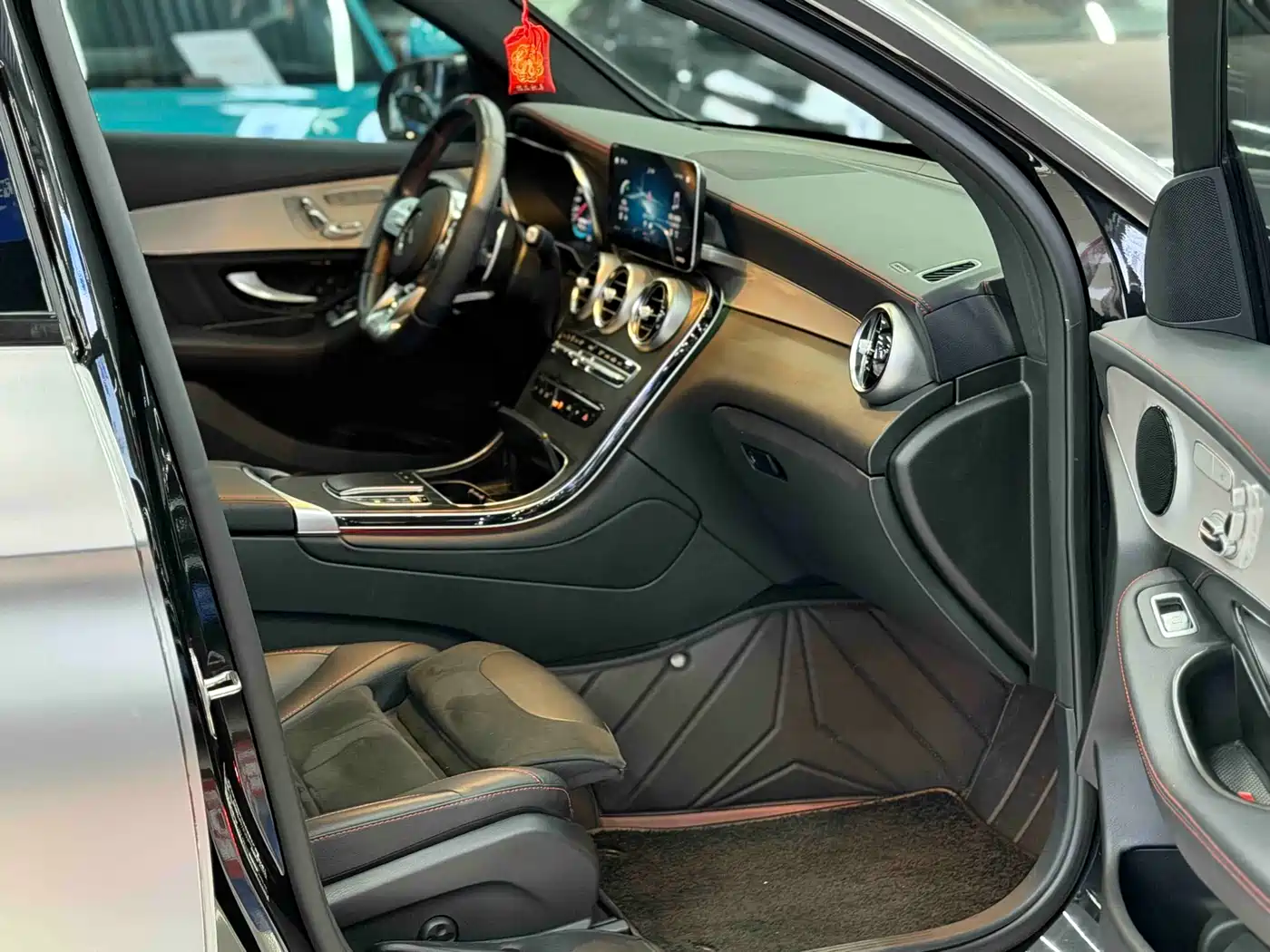 MERCEDES-BENZ GLC AMG