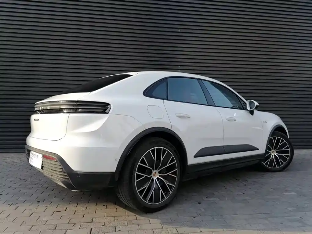 Porsche Macan EV 2024 Macan 4 фото 11