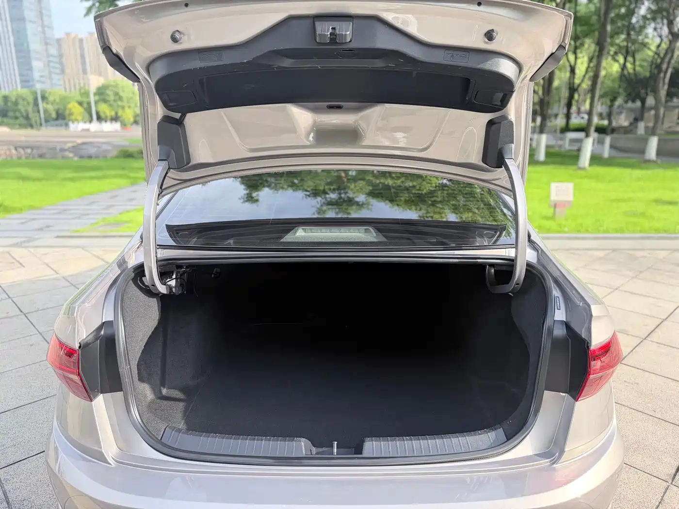Volkswagen Sagitar 2021 280TSI DSG Comfort Smart Connect Edition фото 13