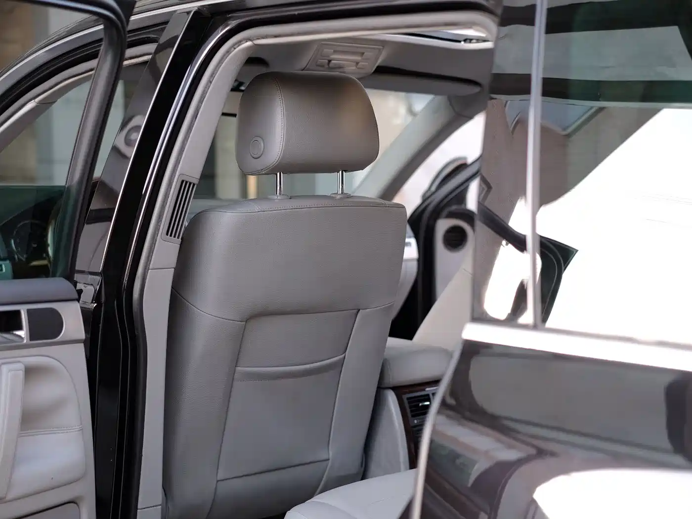 Volkswagen Touareg 2007 3.6L Luxury фото 25
