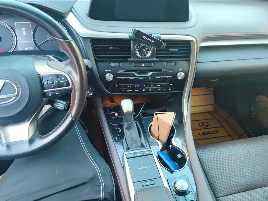 Lexus RX 2020 Facelift 300 AWD Elegance Edition фото 16