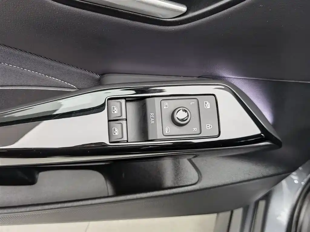 Volkswagen ID.3 2024 Pure Smart Edition фото 9