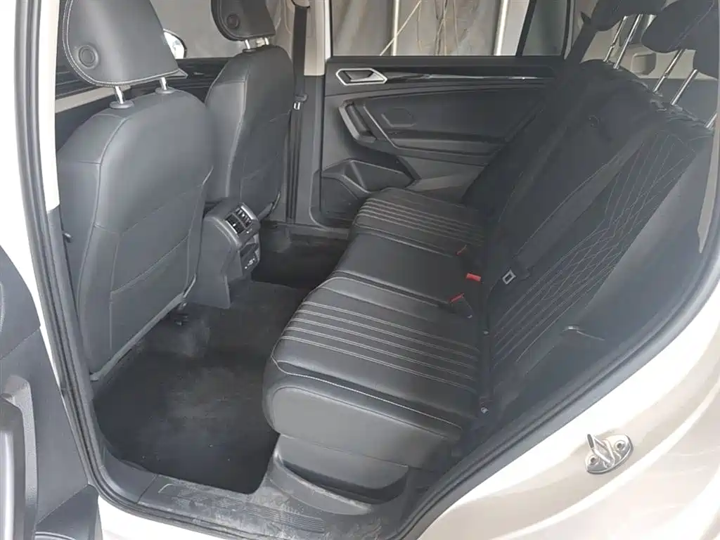 Volkswagen Tiguan L 2022 330TSI Automatic 2WD Comfort Edition фото 24