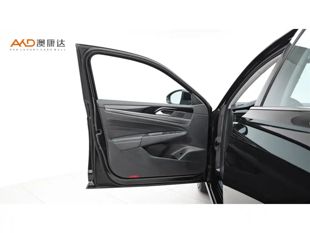 Volkswagen Passat 2025 Outstanding 380TSI Dragon Soaring Edition фото 10