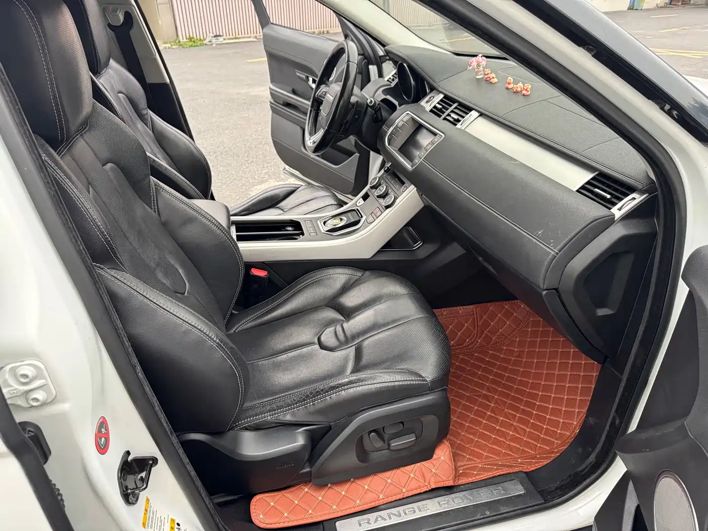 Land Rover Range Rover Evoque (Import) 2015 2.0T 5-door Dynamic Edition фото 13
