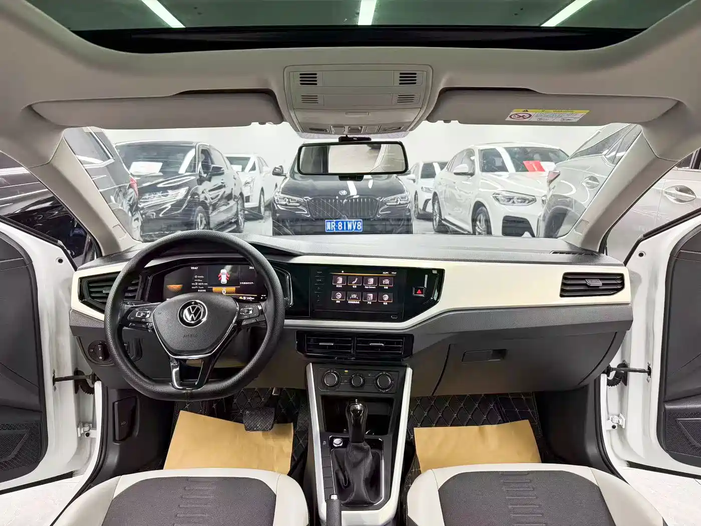 Volkswagen Polo 2024 2023 Facelift Plus 1.5L Auto Chroma Tech Edition
