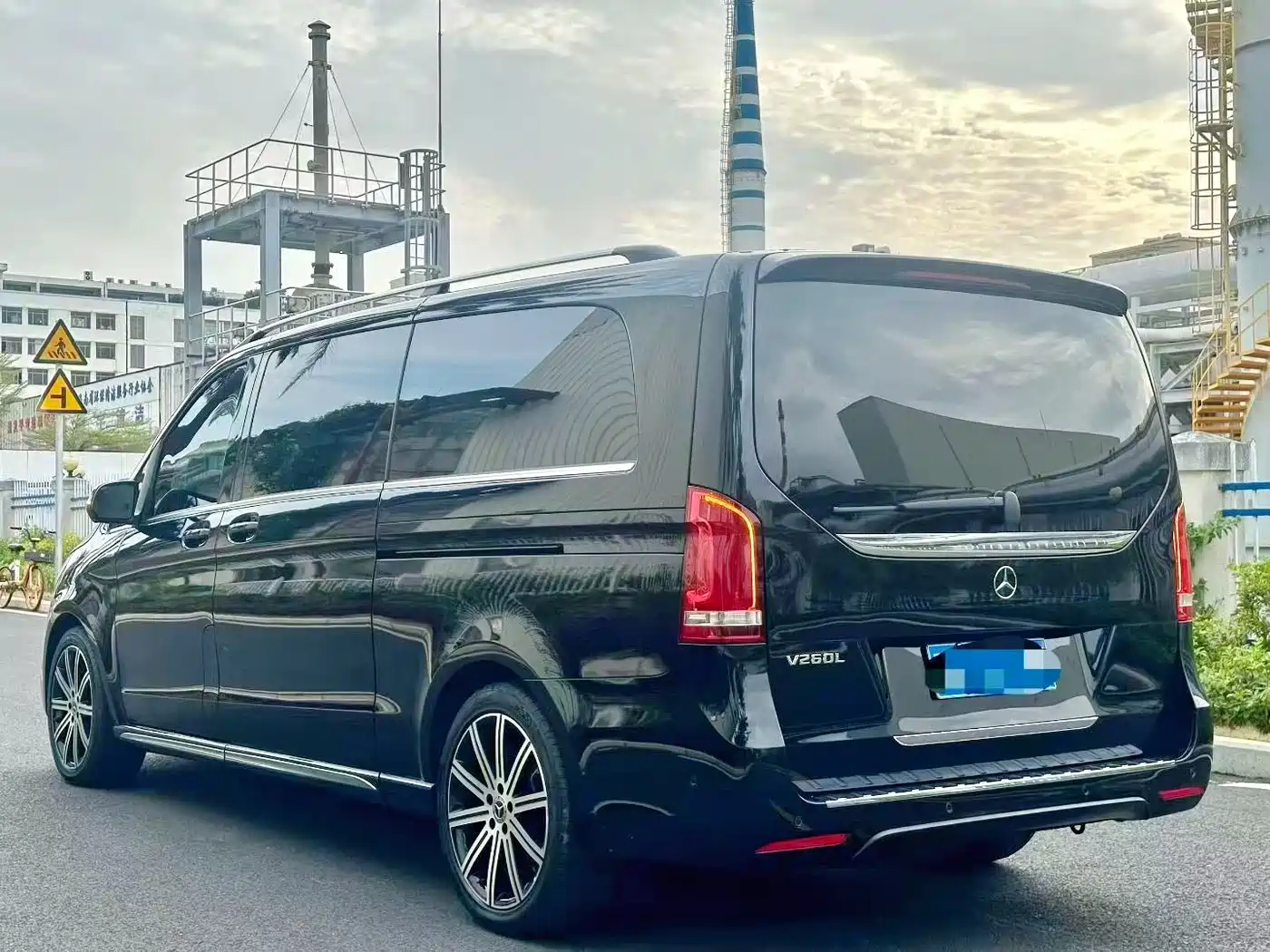 Mercedes-Benz V-Class 2022 V 260 L Long Wheelbase Luxury Edition фото 14