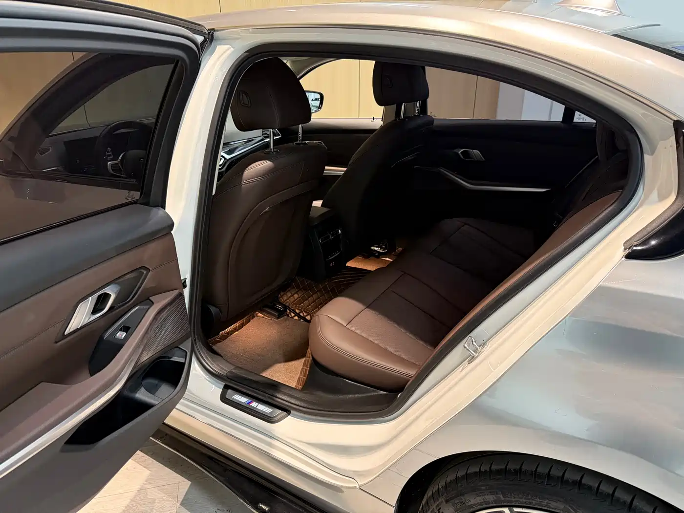 BMW 3 Series 2024 320Li M Sport Package фото 5