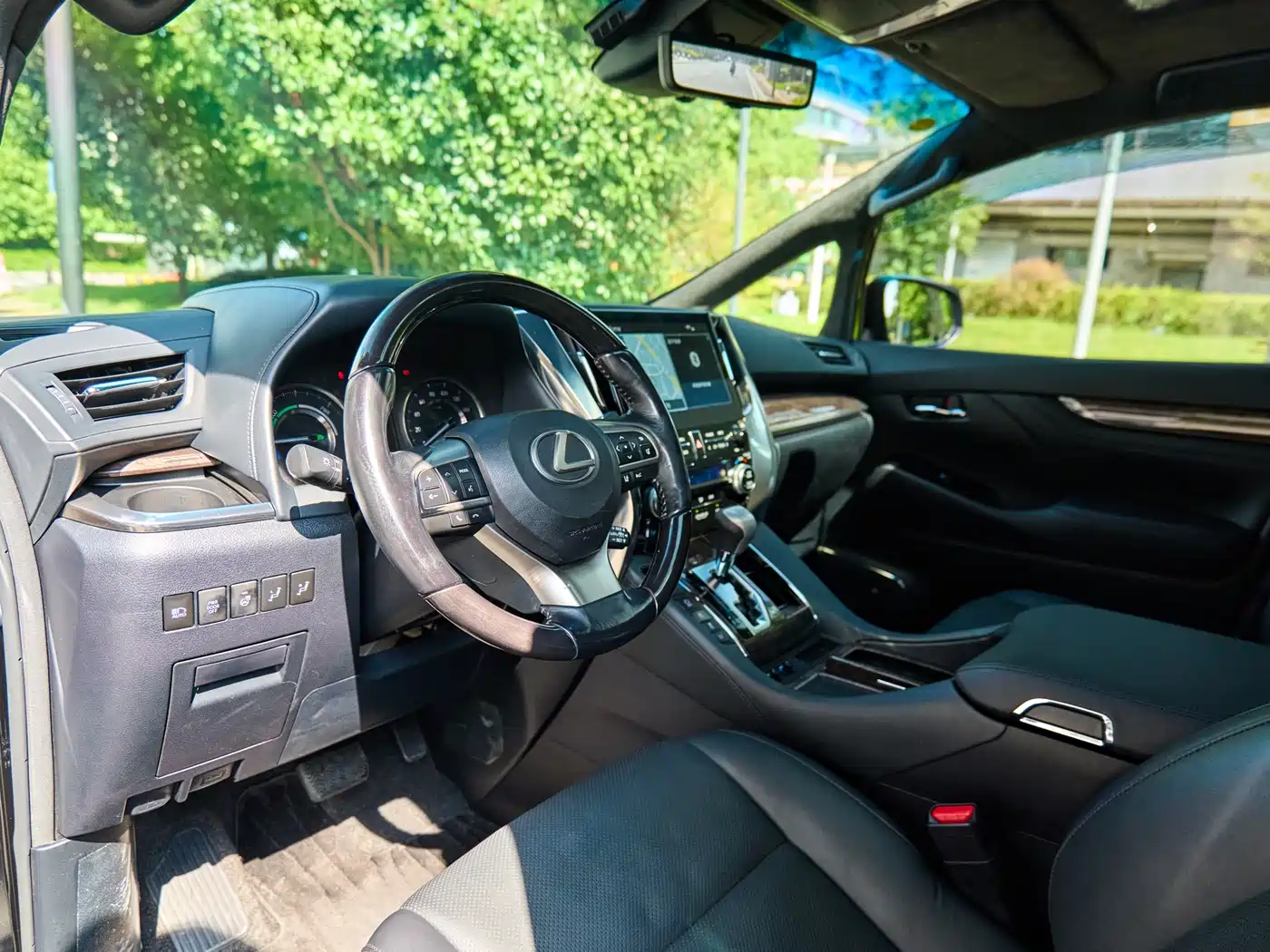 Toyota Vellfire 2021 Crown Hybrid 2.5L HV Premium Edition фото 11