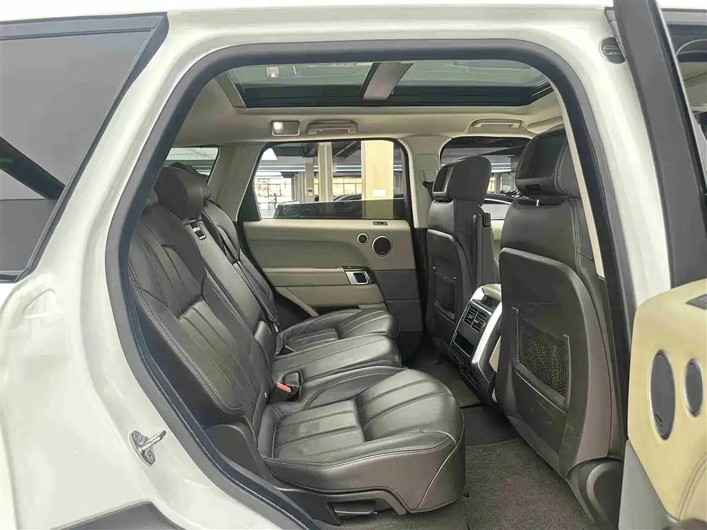 Land Rover Range Rover Sport 2015 3.0 SDV6 HSE DYNAMIC фото 8