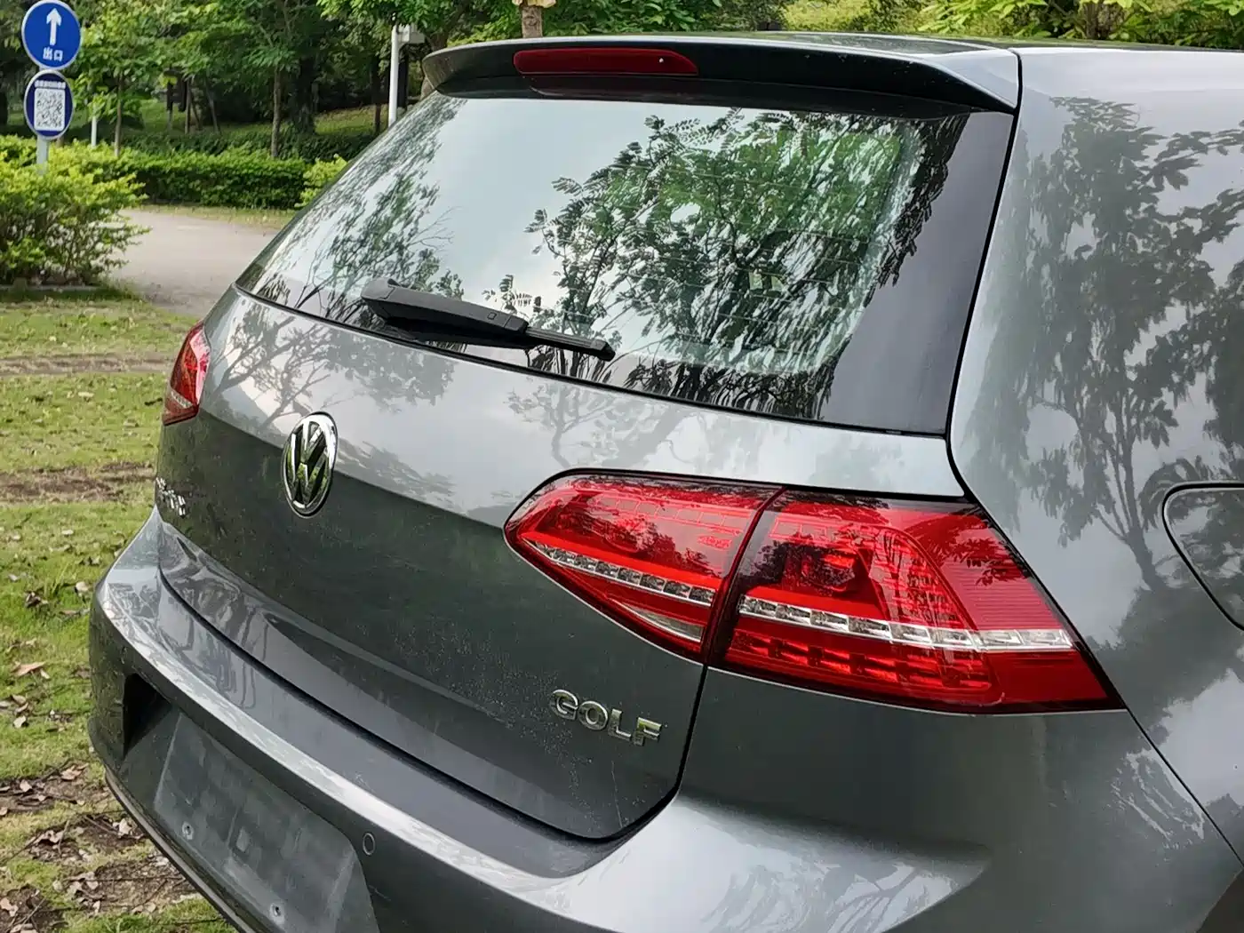 Volkswagen Golf 2014 1.6L Automatic Fashion Edition фото 6