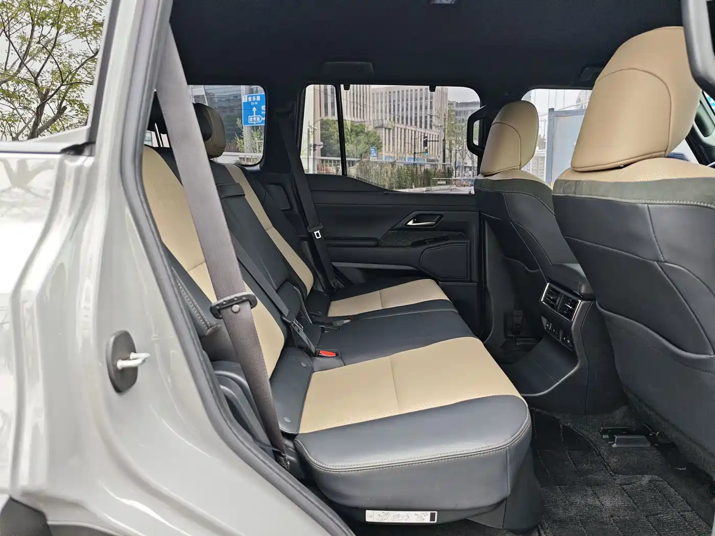 Lexus GX 2024 OVERTRAIL Summit Edition фото 15