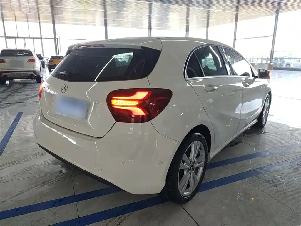 Mercedes-Benz A-Class (Import) 2017 Facelift A 200 Dynamic фото 7